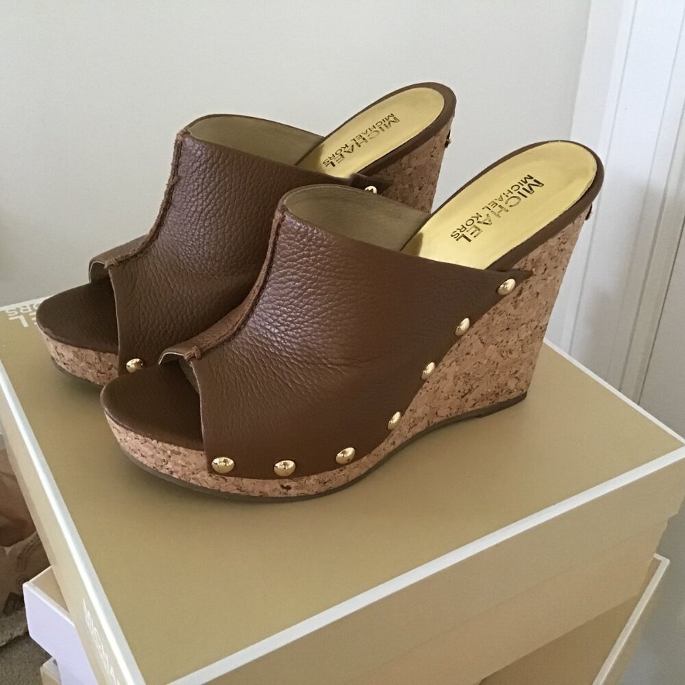MICHAEL MICHAEL KORS BELINDA WEDGE SANDAL SIZE 7 COLOUR WALNUT